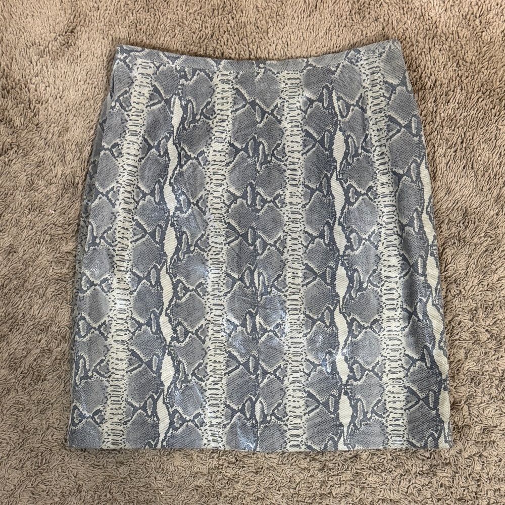 NEW Women's Genuine Leather Gray Snake Print Skirt size 10 Contemporary Party